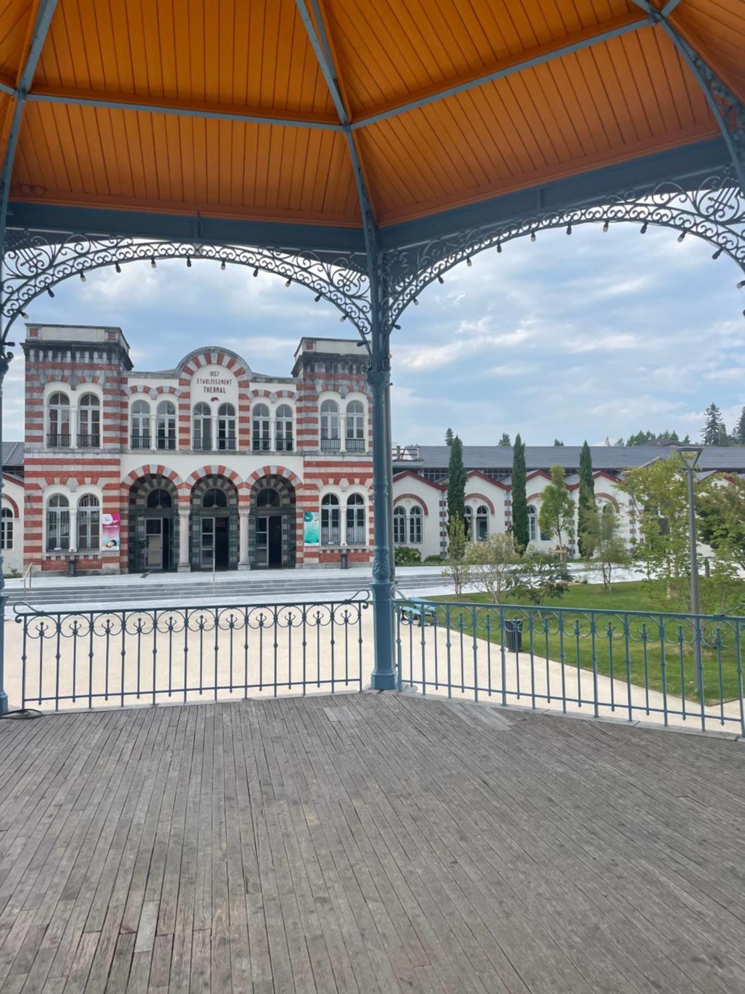 Studio Lumineux Au Calme En Centre Ville, Face Aux Thermes Salies-de-Béarn Extérieur photo