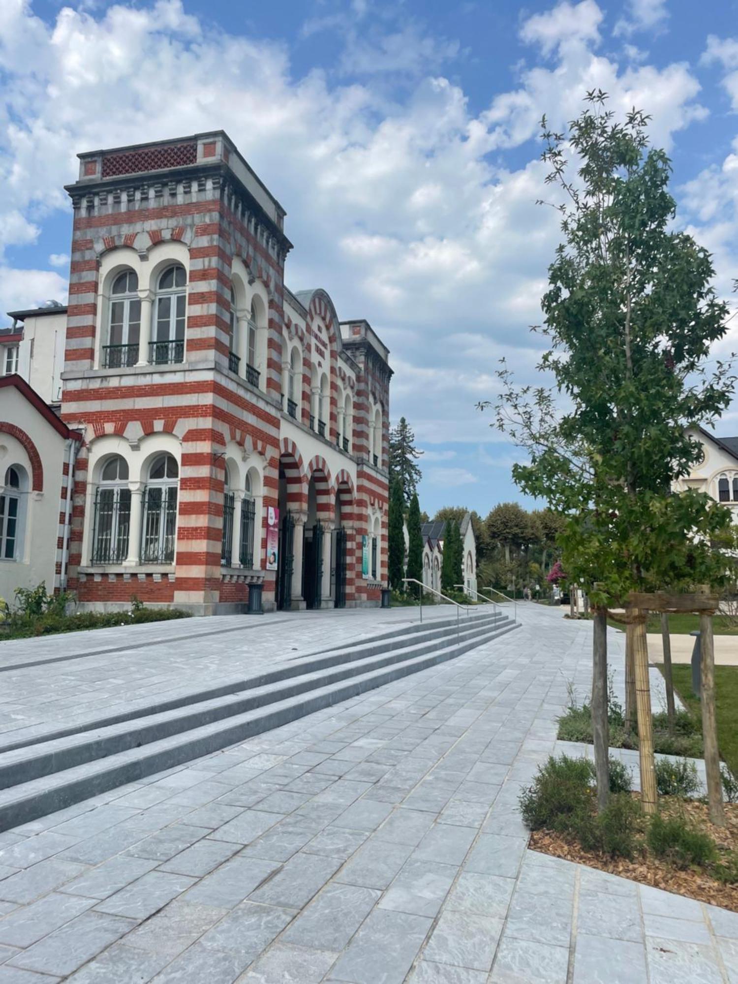 Studio Lumineux Au Calme En Centre Ville, Face Aux Thermes Salies-de-Béarn Extérieur photo